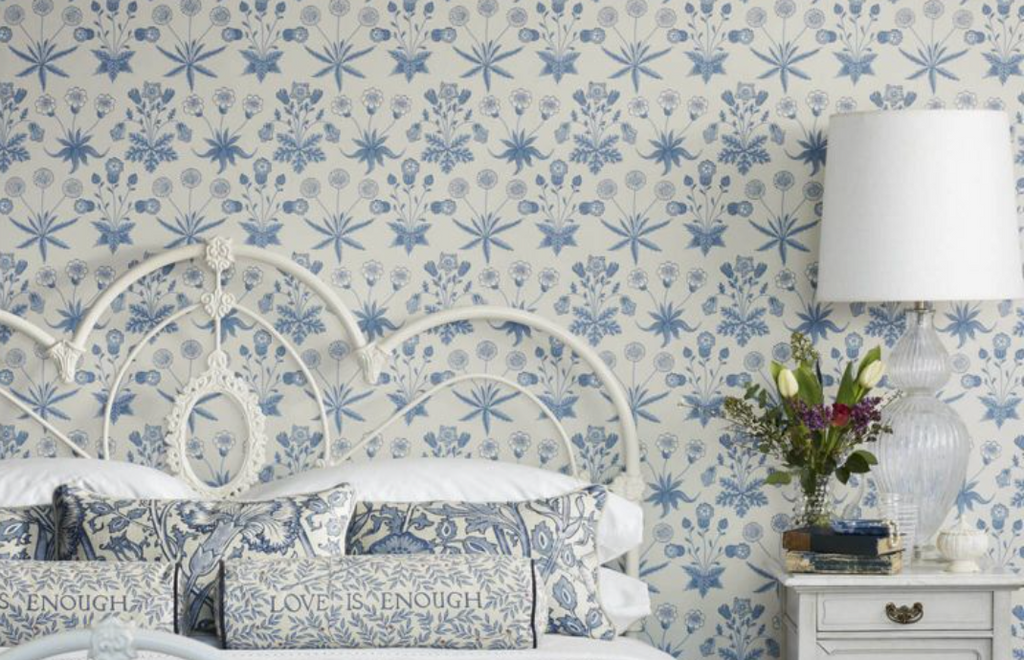 Daisy Wallpaper | William Morris