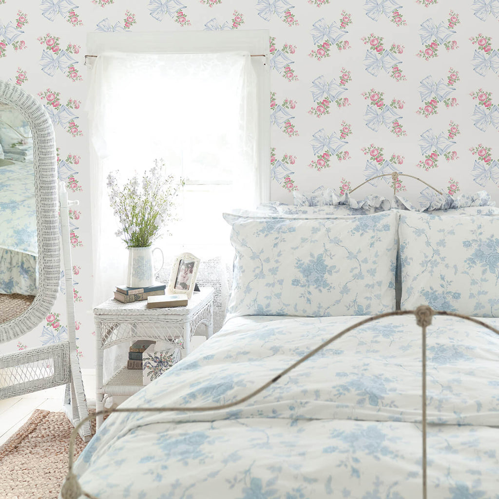 Rosa Beaux, Pastel Blue