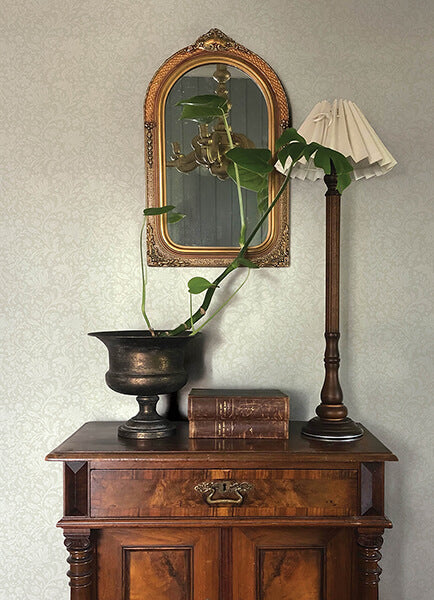 Hague, Ivory
