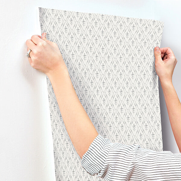 Tillie, Grey
