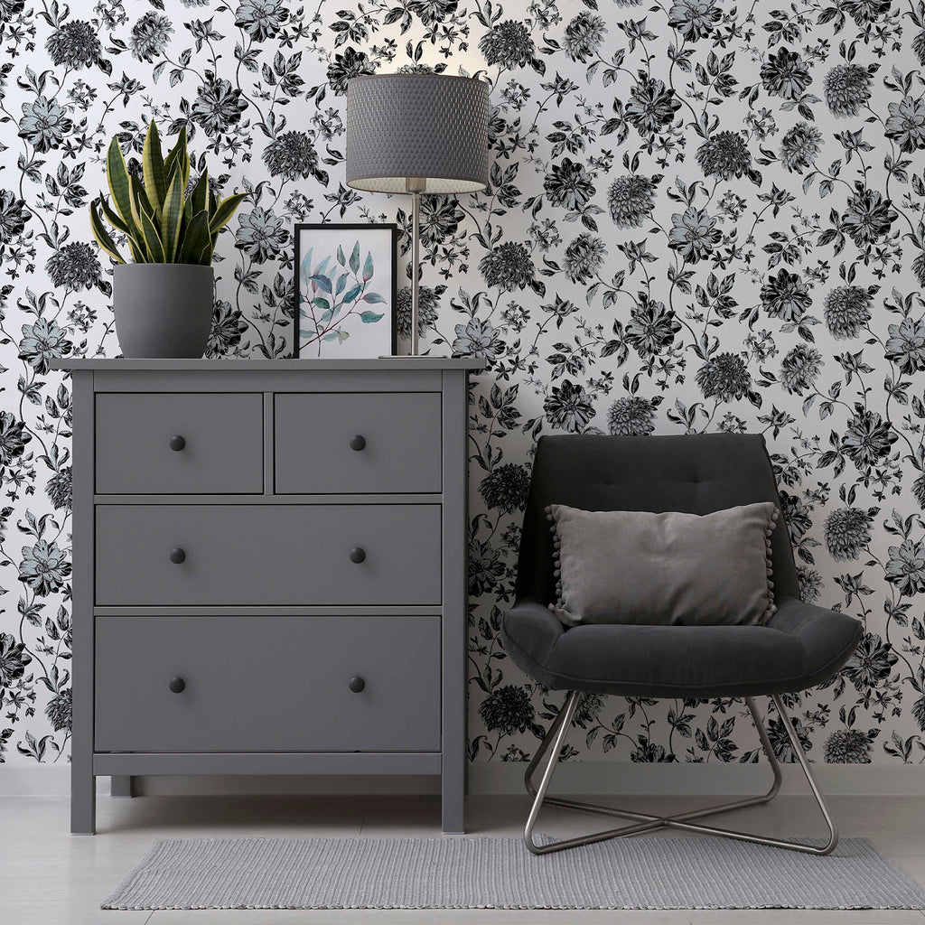 Della, Black