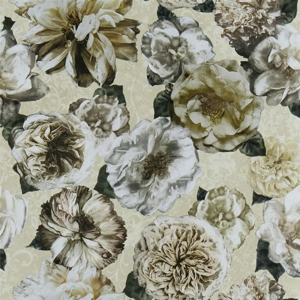 Pahari Mid Scale Floral Vanilla Wallpaper | Designers Guild Europe