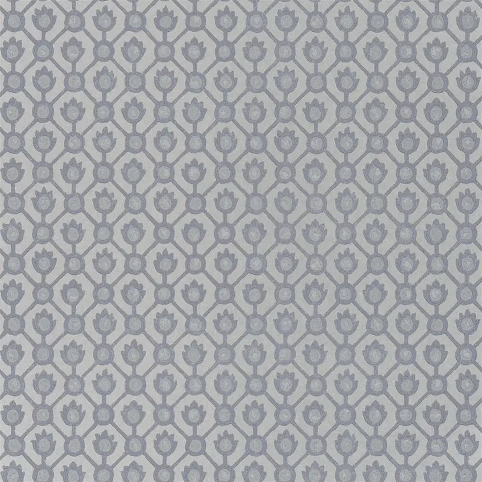Jaal Small Scale 04 Platinum Wallpaper | Designers Guild Europe
