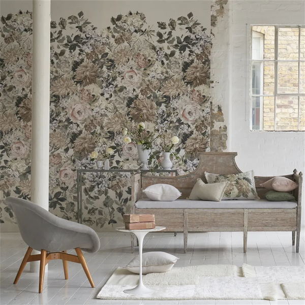 Fleurs d'artistes Floral Panel 03 Chalk Wallpaper | Designers Guild Europe