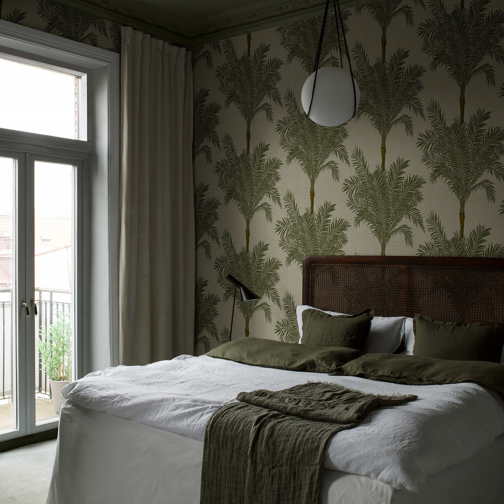 Copacabana Palm Room Setting | Schumacher Wallpaper