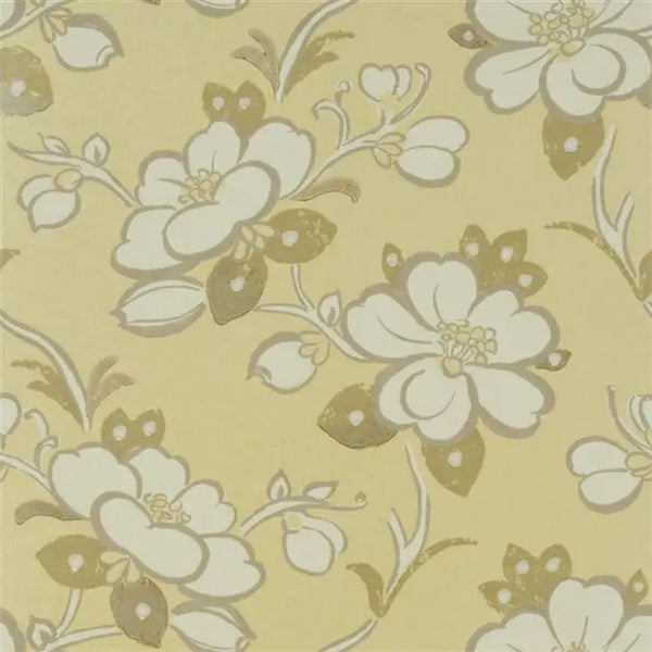 Lotus Small Scale Flower 02 Gold Wallpaper | Designers Guild Europe