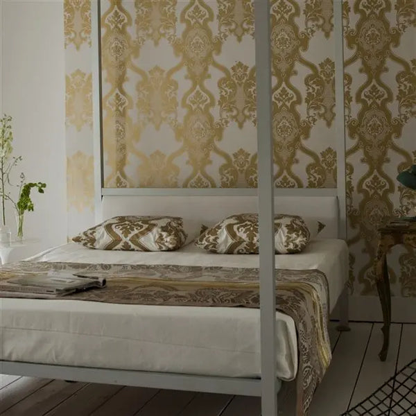 Cabriole Damask 9 Cocoa Brown Wallpaper | Designers Guild Europe