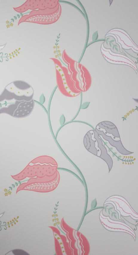 Isfahan Tulip, Colorway 02 Wallcoverings | Osborne & Little