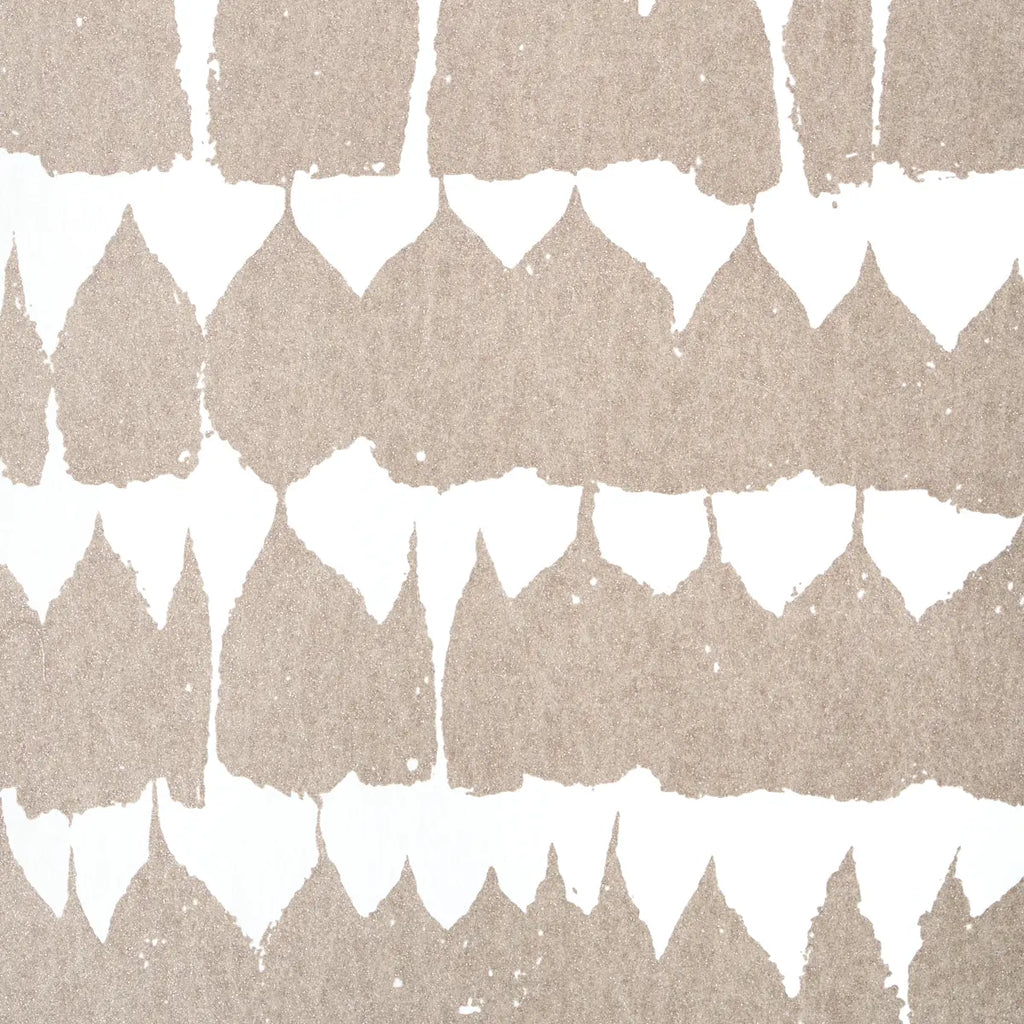 Queen Of Spain - Warm Silver Wallpapers