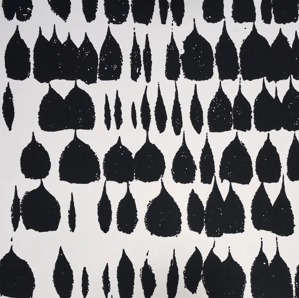 Queen Of Spain - Black Wallpapers