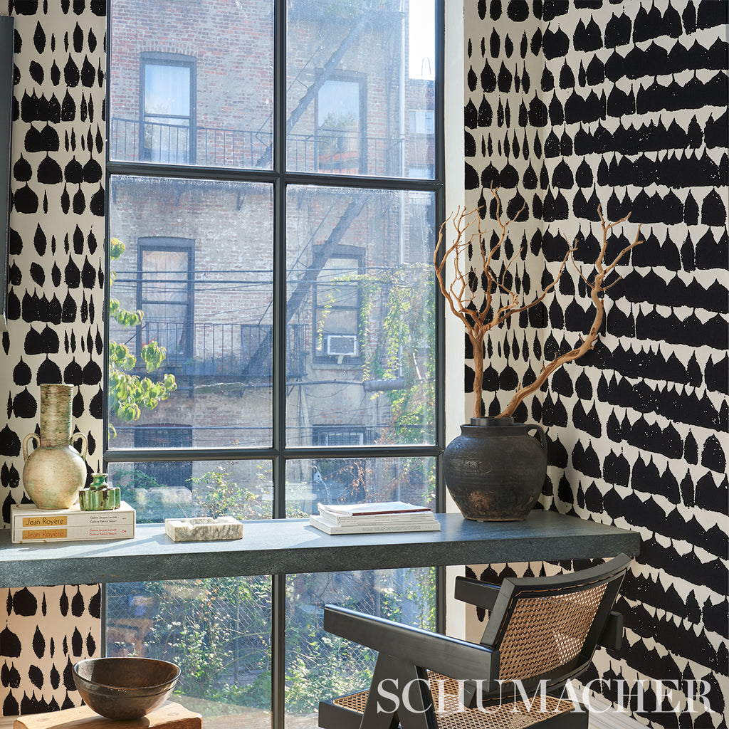 Queen Of Spain Black Room Setting | Schumacher Wallpaper