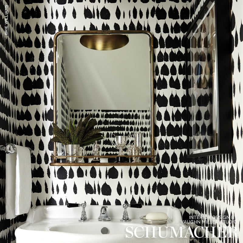 Queen Of Spain Black Room Setting | Schumacher Wallpaper