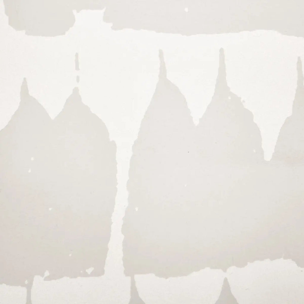 Queen Of Spain - Dove Wallpapers