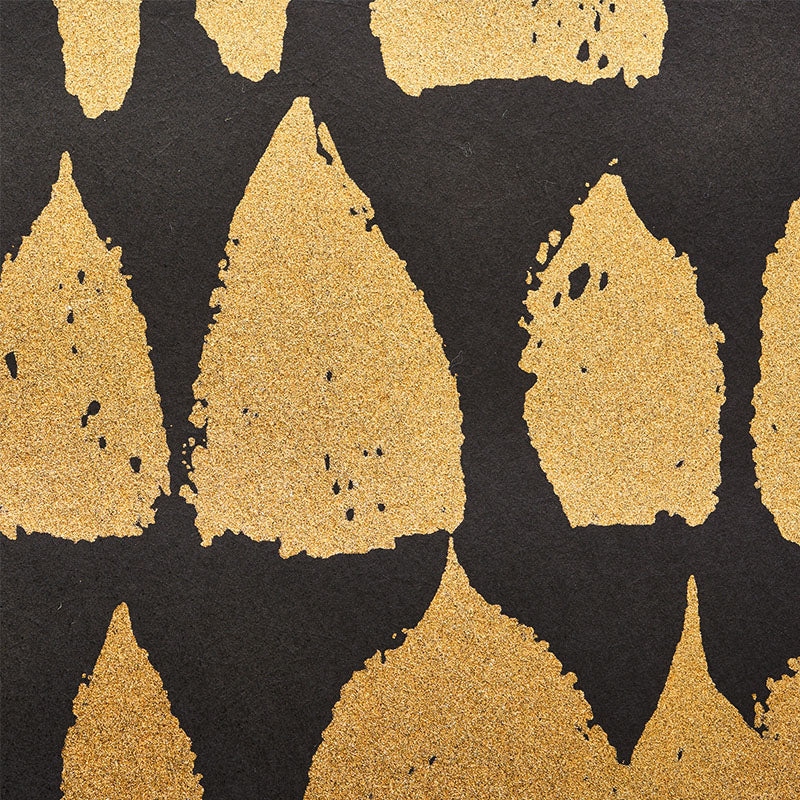 Queen Of Spain Gold Room Setting | Schumacher Wallpaper