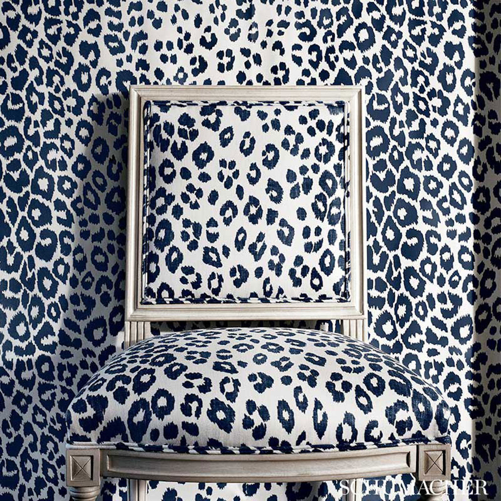 Iconic Leopard Graphite Room Setting | Schumacher Wallpaper