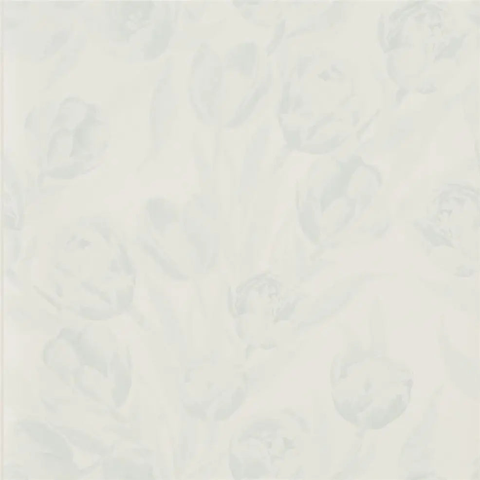 Fontainebleau Tulip Floral Porcelain Wallpaper | Designers Guild Europe