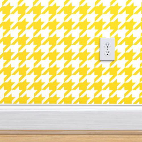 Helene's Houndstooth Yellow and White Traditional Wallpaper