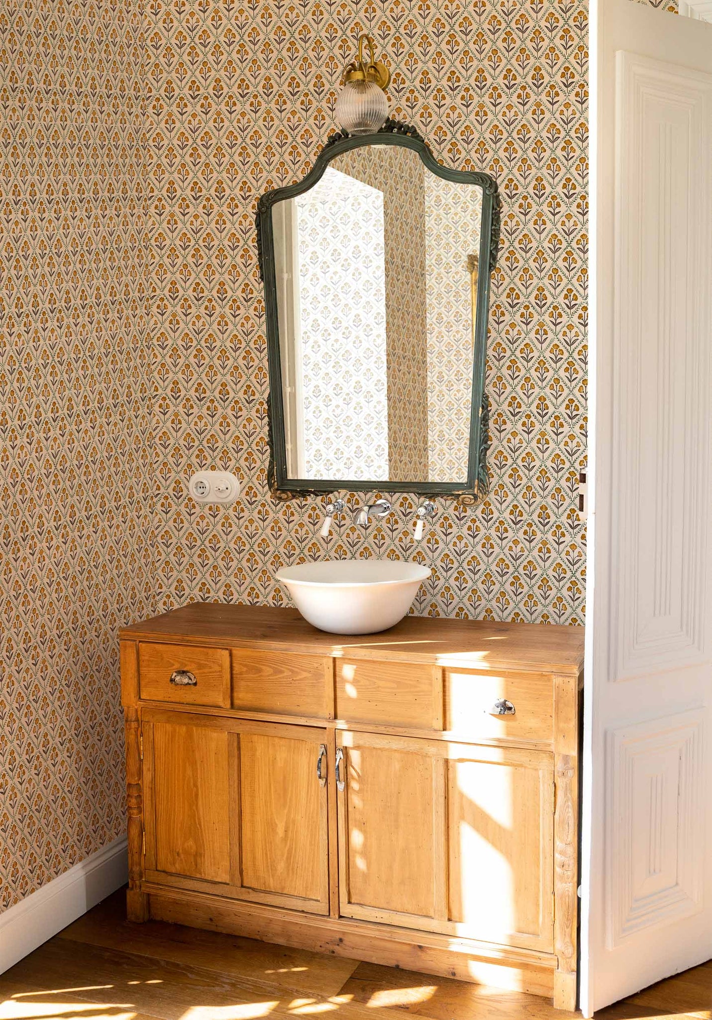 Poppy Curry, Curry Wallcoverings | Coordonné – Designer Wallcoverings ...