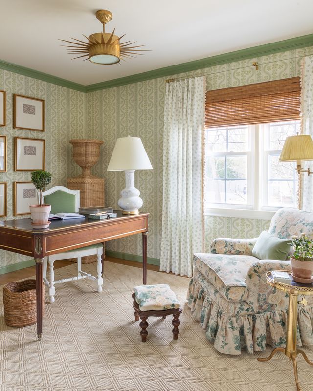 Dolly Wallpaper Lettuce Green