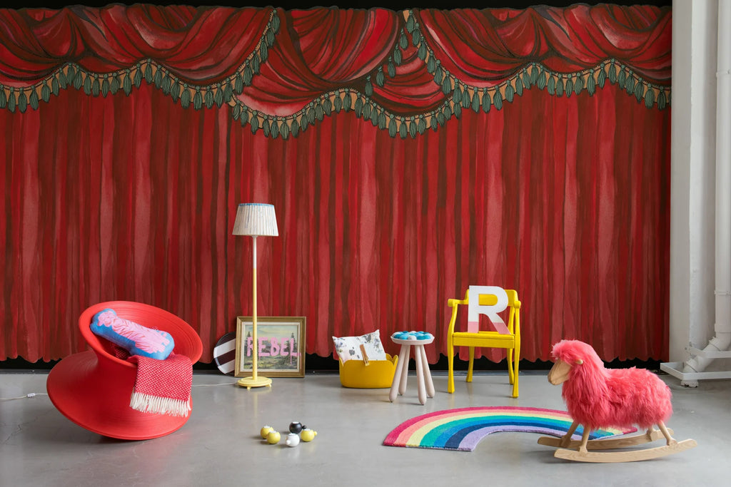 Behind the Curtains, Red