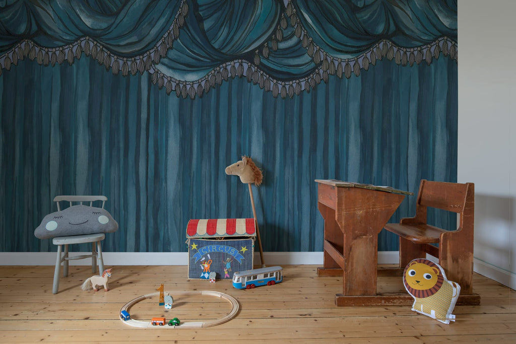 Behind the Curtains, Blue