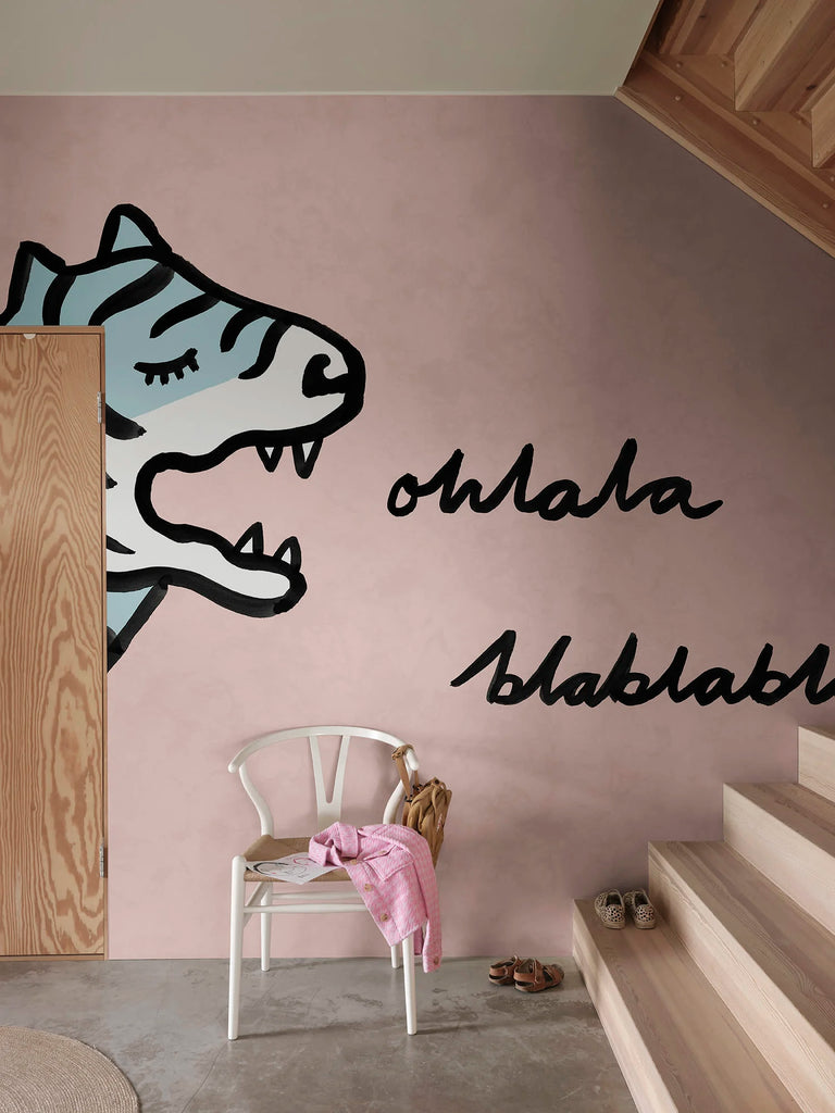 Cat Talk, Pink Wallcoverings