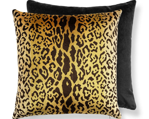 Leopardo / Velvet Pillow Square 22X22 Gold & Black / Black | Scalamandre