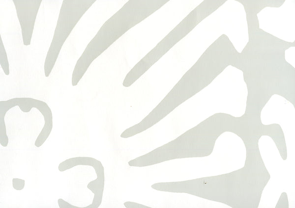 Sigourney Reverse Large Scale Gray on White Screen Printed Fabric | China Seas