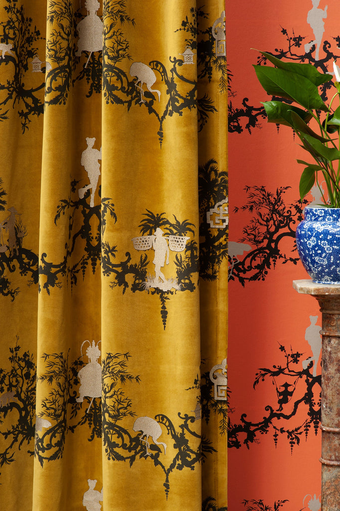 Shuiping de Pillement Velvet Black & Pale Gold on Honey