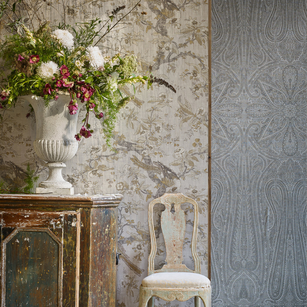Chintz Lustre - Quartz Grey Wallcovering | Zoffany