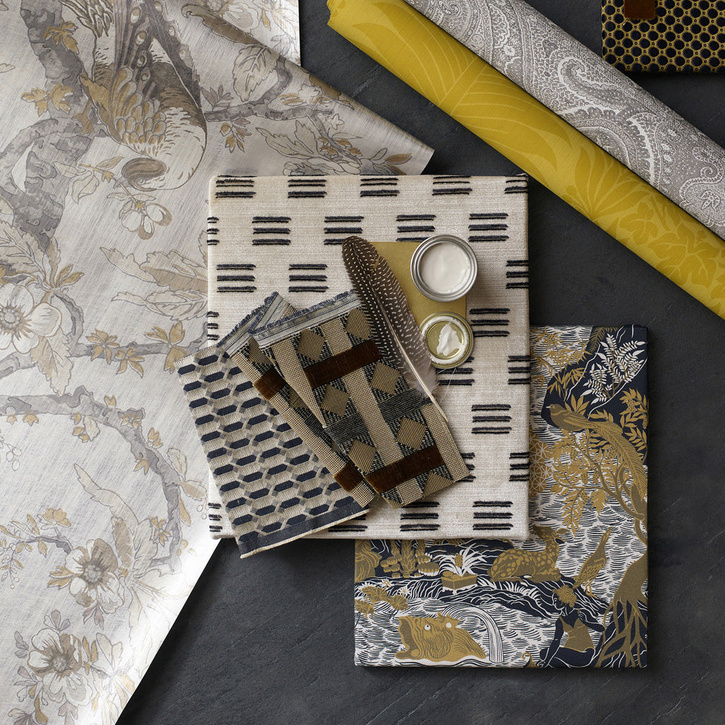 Avalonis Vine Black/Gold - Vine Black / Gold Wallcovering | Zoffany