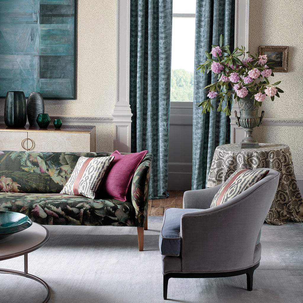 Wallis - Snow Wallcovering | Zoffany