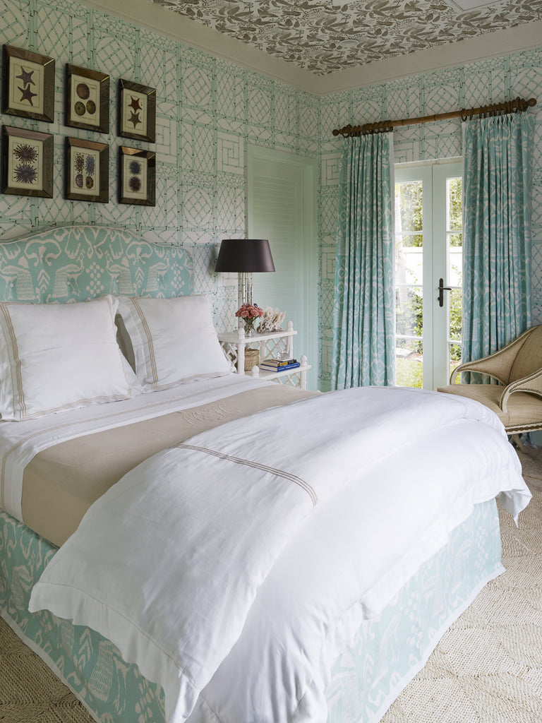 Room setting — Architectural Digest, August 2013