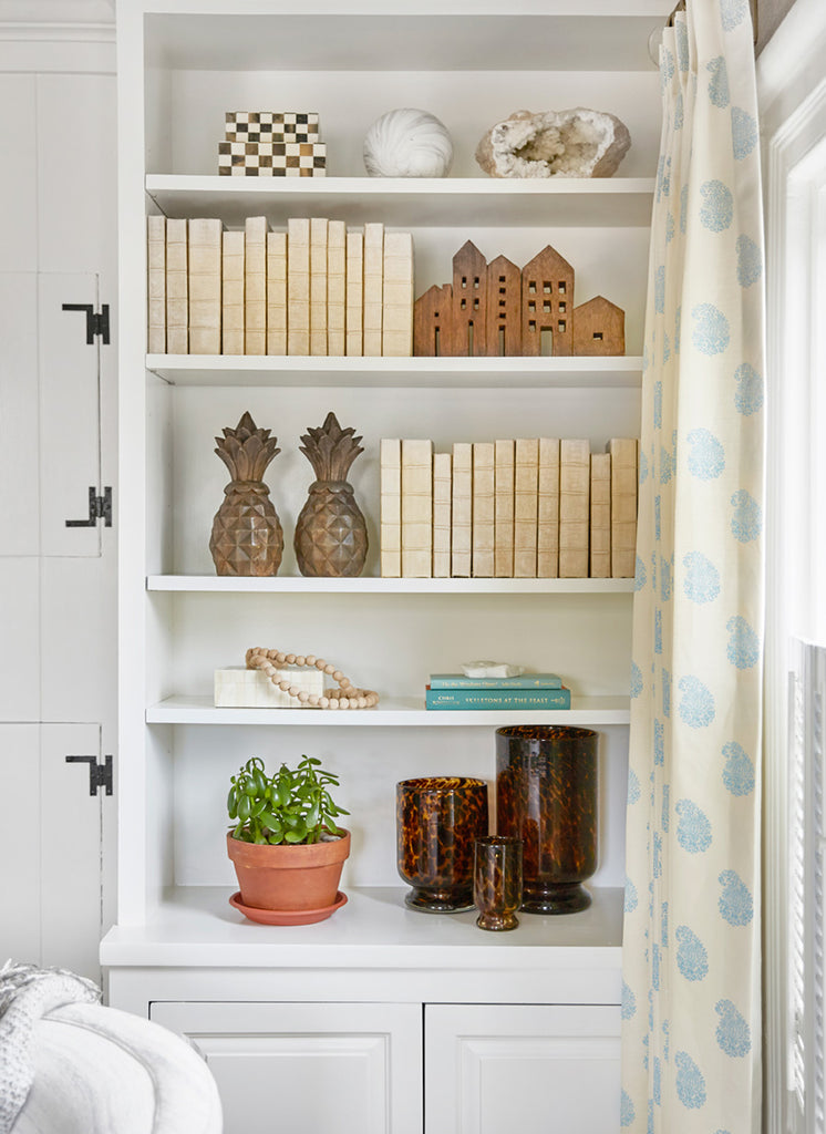 Room setting — Toledo Geller