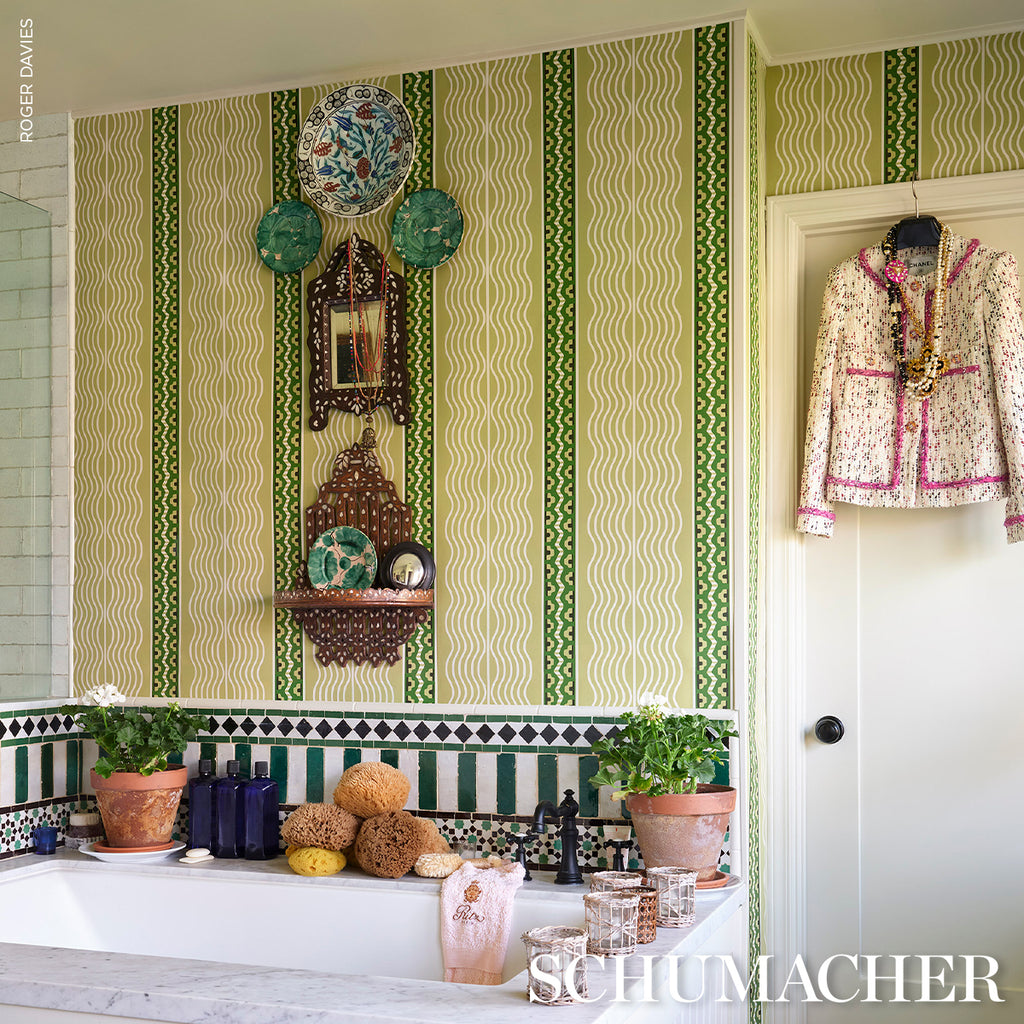 Crème Anglaise JUNIPER GREEN | Schumacher - Image 12