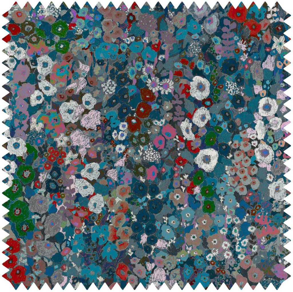 Hollyhocks Velvet Winter, Yard