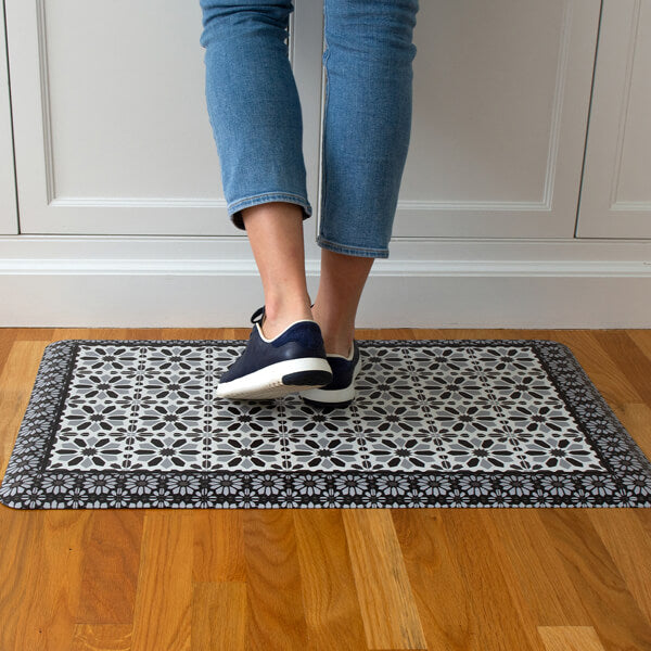 Lannister Anti-Fatigue Comfort Mat | Jeffrey Stevens Wallcovering