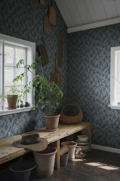 Liljekonvalj - Indigo Blue Wallcovering | Sandberg