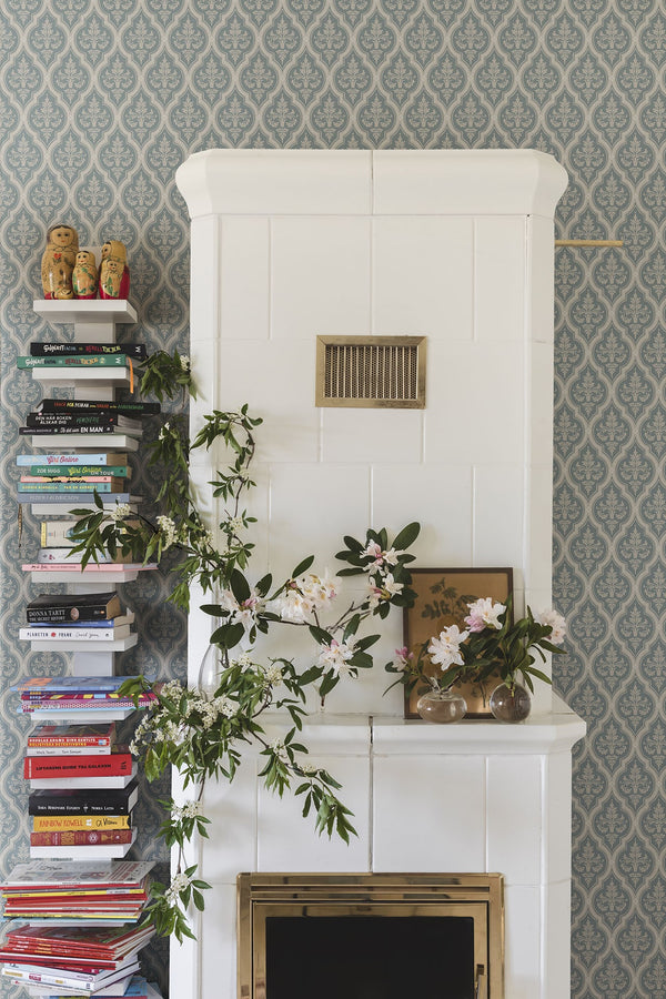 Lillie Indigo - Blue Wallcovering | Sandberg