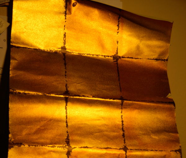 Classic Gold Leaf Wall Paper with Deep Brown Grouting