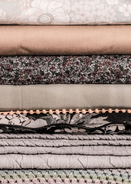 Her Royal Slumber, Vintage | Rebel Walls