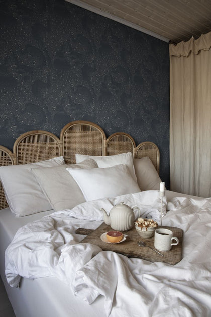 Evelina indigo blue Wallcovering | Sandberg