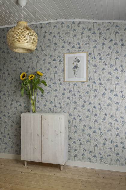 Iris sky blue Wallcovering | Sandberg