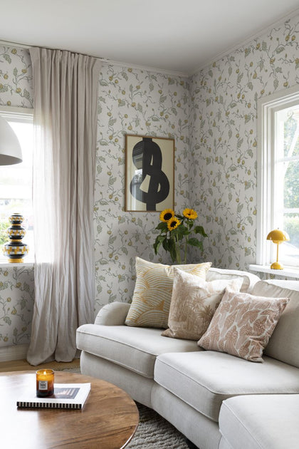 Elmire spring green Wallcovering | Sandberg