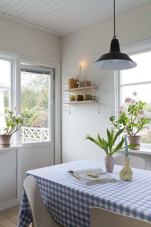 Signe spring green Wallcovering | Sandberg