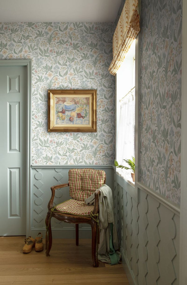 Huset i solen spring green Wallcovering | Sandberg