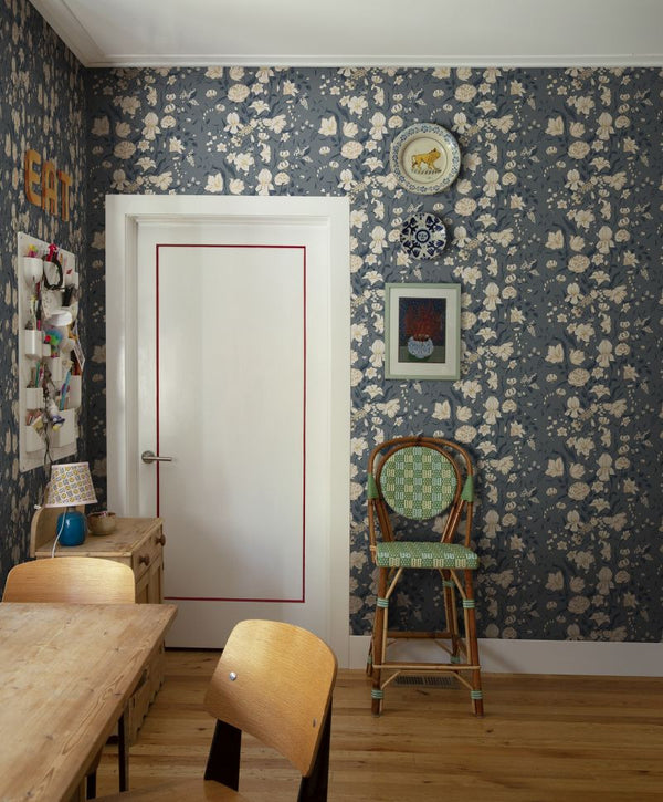 Karins bukett indigo Wallcovering | Sandberg
