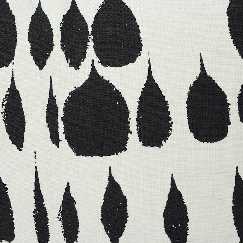 QUEEN OF SPAIN 18" PILLOW Black