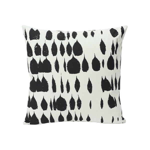 Queen Of Spain 18" Pillow Black | Schumacher Pillows