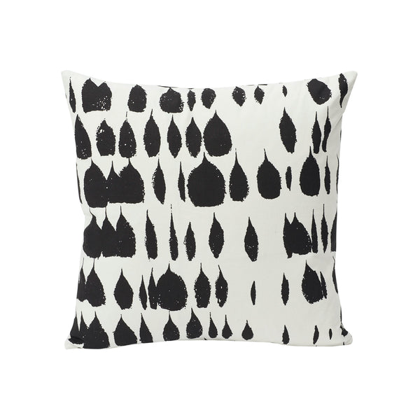Queen Of Spain 20" Pillow Black | Schumacher Pillows